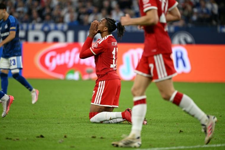 Bayern held to draw by stubborn Schalke