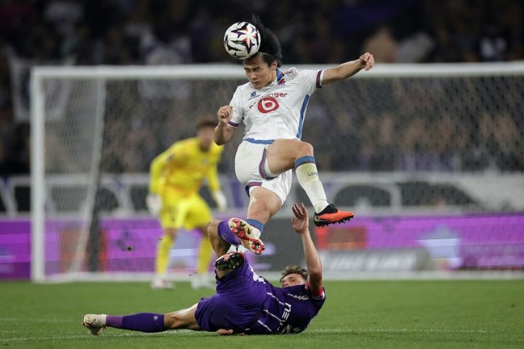 Japan's Ueda fires Lille top of Ligue 1 on debut