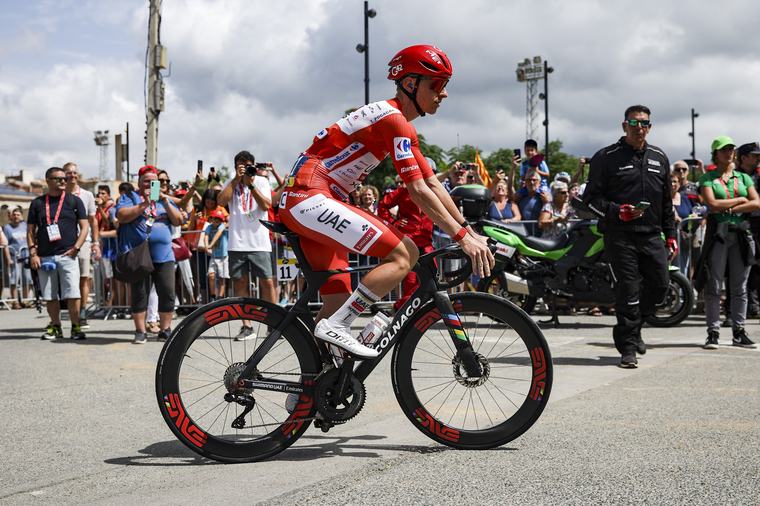 Cyclissem: Tadej Pogačar verlängert bis 2032 bei UAE, dës Saison ass awer fir hie gelaf