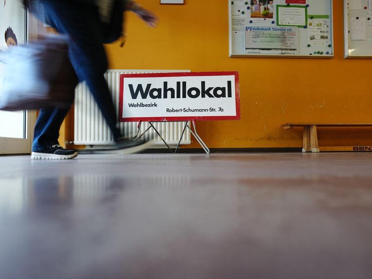 Prognosen: AfD in Sachsen-Anhalt weit vor CDU – absolute Mehrheit unklar