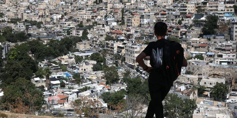 Gëschter - 16h38 Israeelesch Arméi huet op en Neits dräi Palestinenser erschoss, dorënner wuel ee Kand